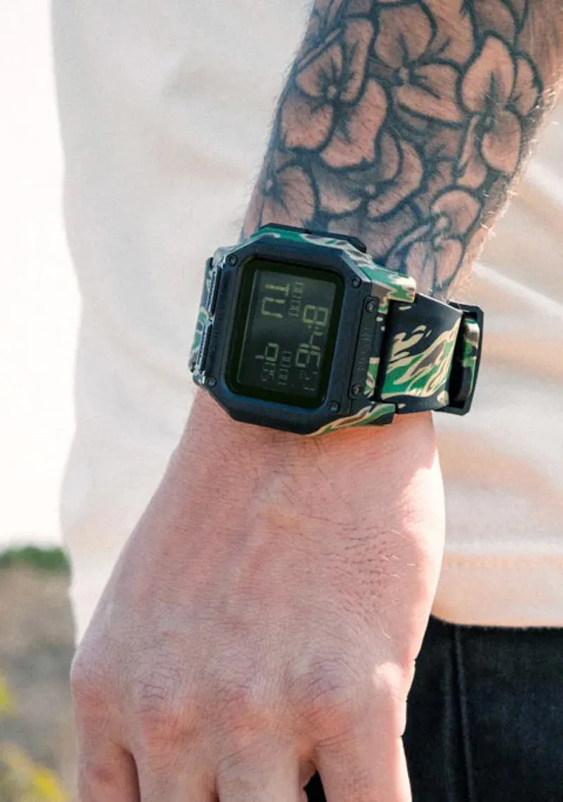 Nixon Regulus Tiger Camo-4