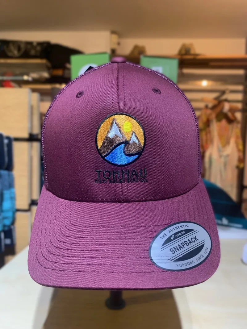 Tonnau Mountain Retro Trucker - Maroon - O/S