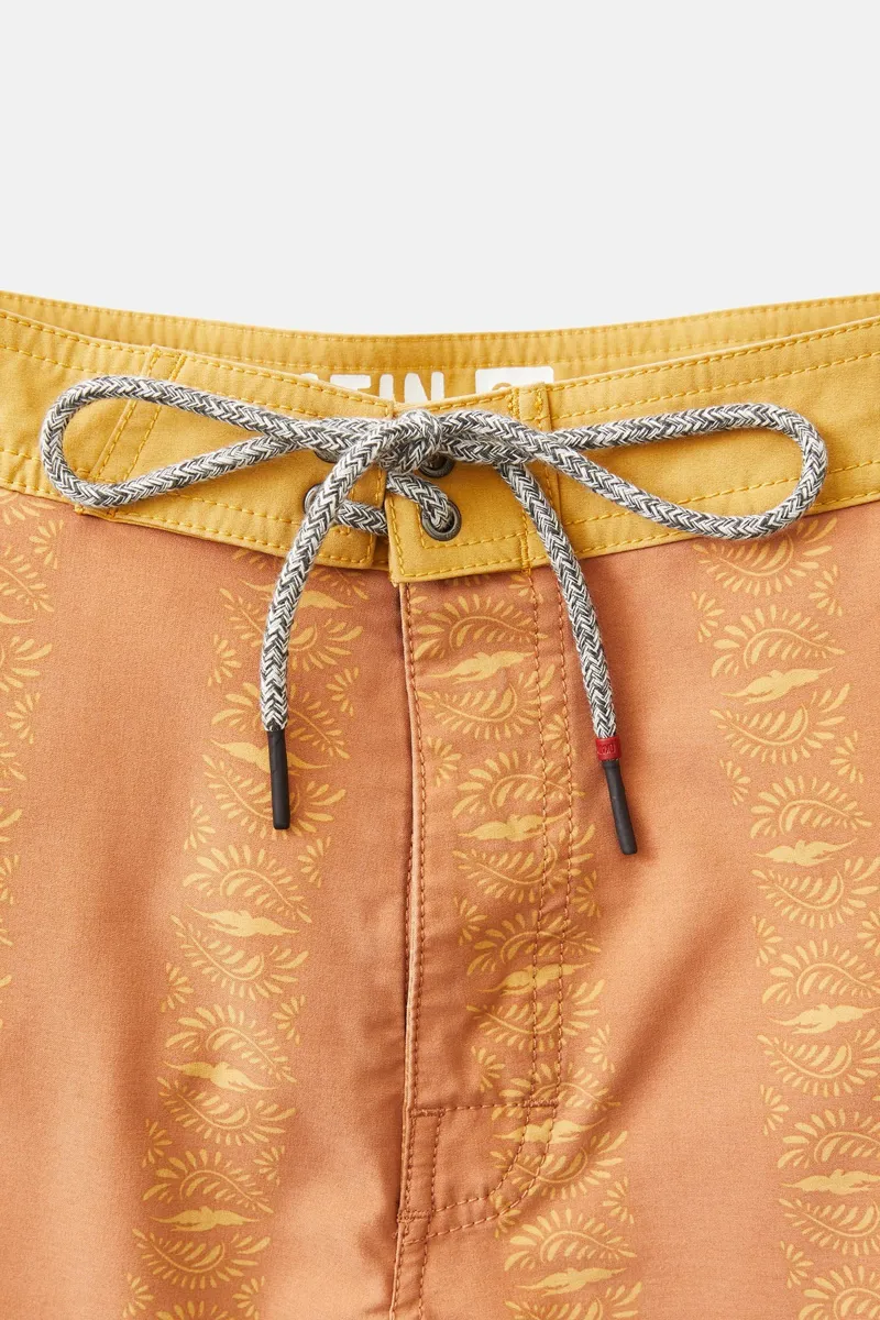 Katin Dove Trunk in Mineral Red-5