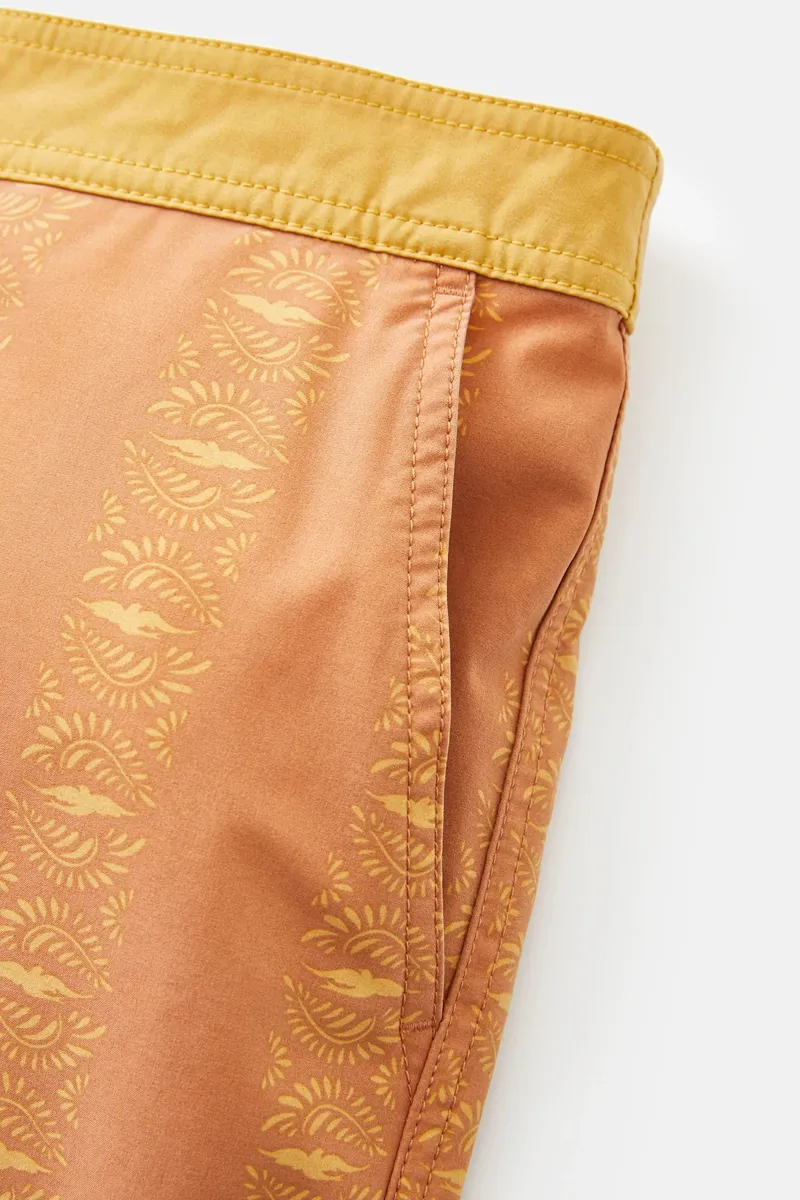 Katin Dove Trunk in Mineral Red-8