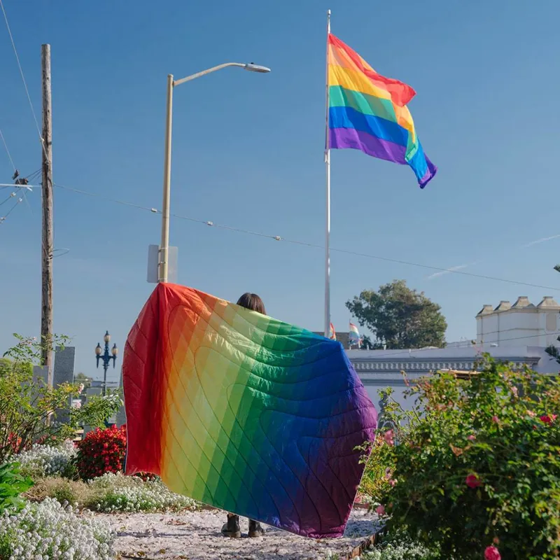 Rumpl printed Puffy Rainbow Fade Blanket-1