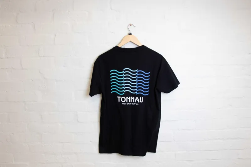 Tonnau New Waves Short Sleeve T-Shirt Black